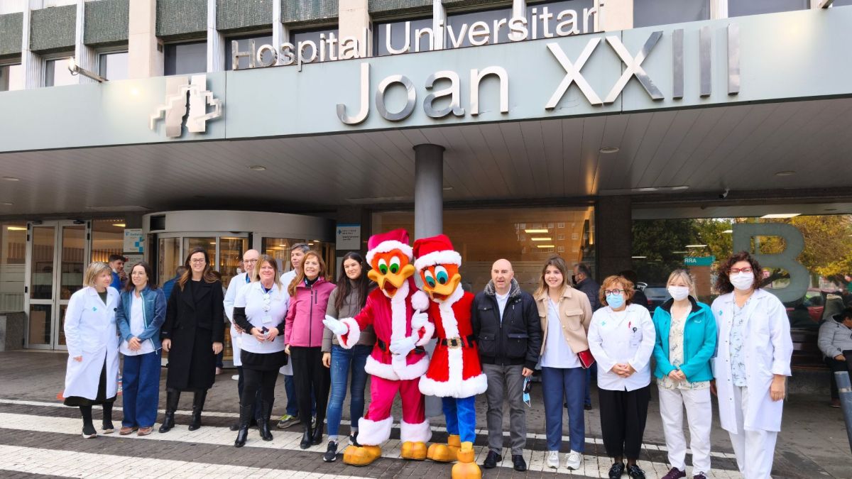 La màgia de PortAventura arriba als infants ingressats a l’Hospital Joan XXIII 2