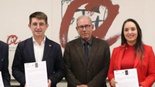 D’esquerra a dreta, Santiago Castellà, president de l’Autoritat Portuària; Josep Pallarès, rector de la Universitat Rovira i Virgili; Jordi À. Carbonell, director de la Càtedra d’Estudis sobre el Marroc; Ikram Cha