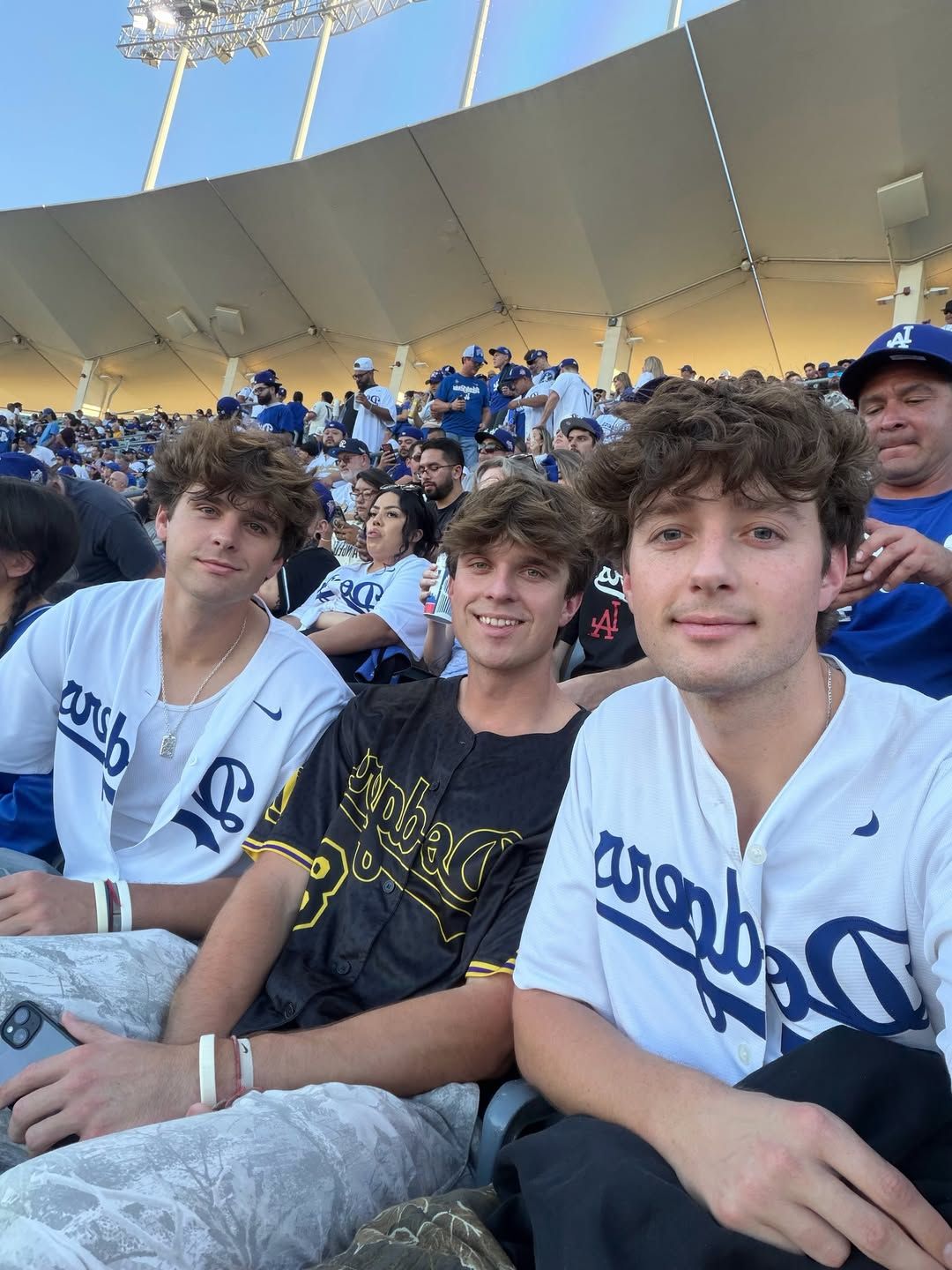 Tucker Genal amb els seus germans Carson i Connor