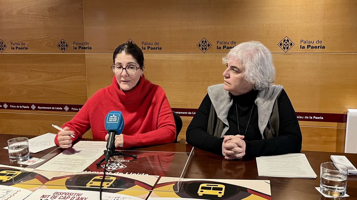 Les tinentes d'alcalde Cristina Morón i Carme Valls han presentat el dispositiu especial per a la nit de Cap d'Any