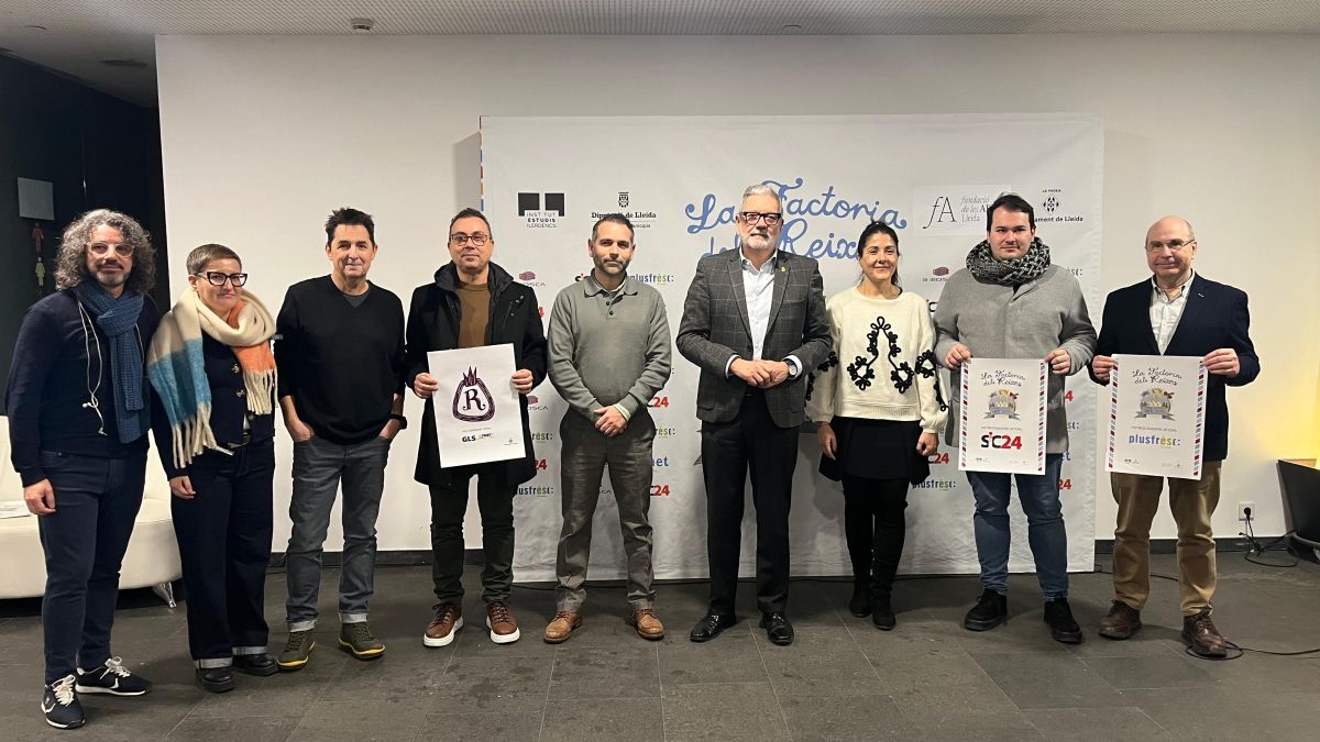 Larrosa amb els patrocinadors de la Factoria i la Cavalcada