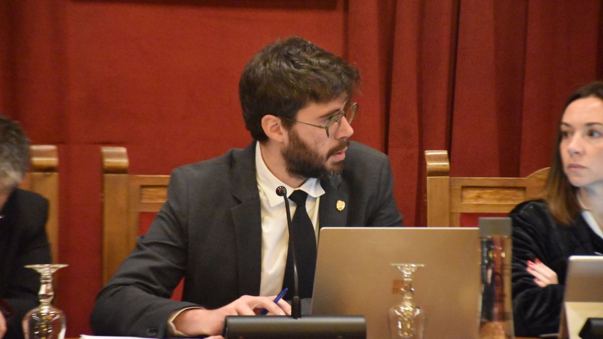 El cònsol major de Sant Julià de Lòria, Cerni Cairat, en sessió del consell de comú