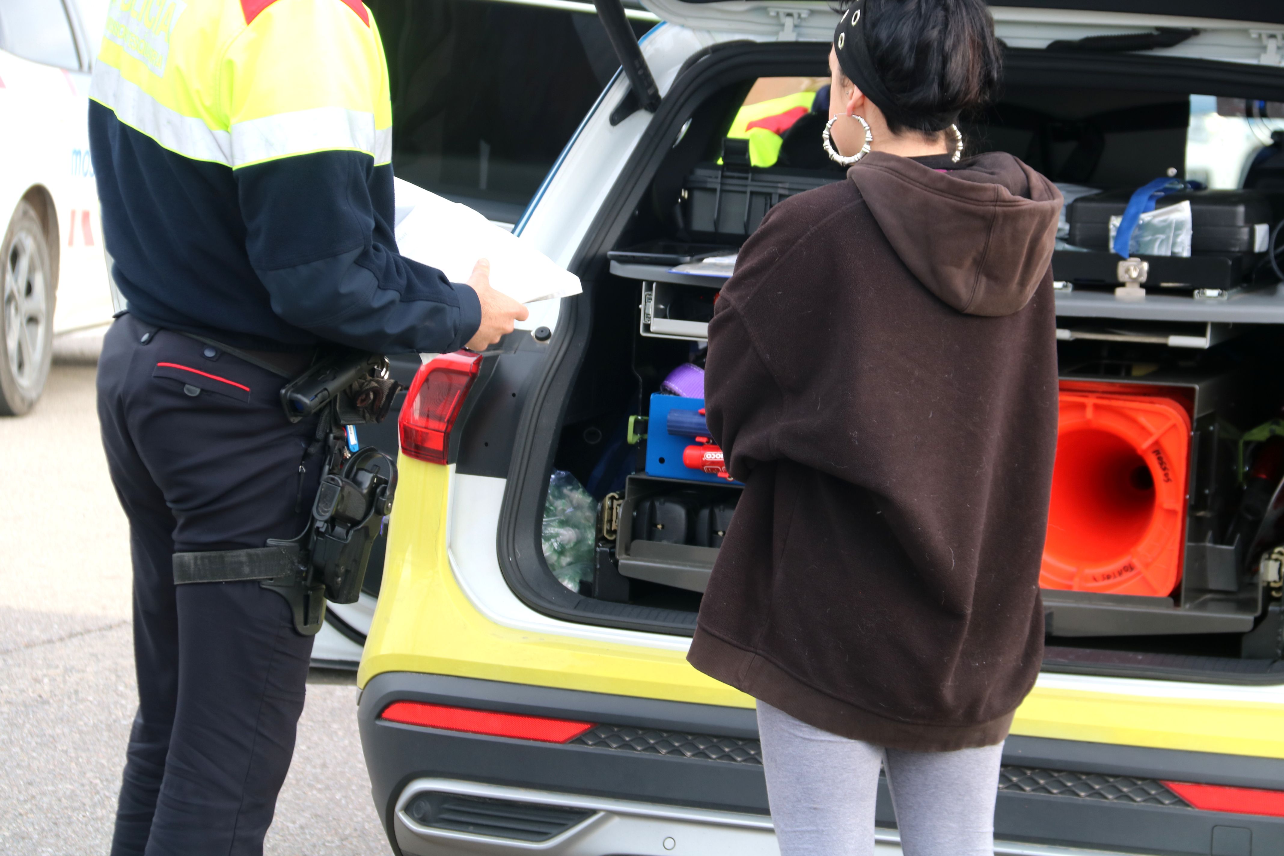 Imatges d'una 'rave' il·legal a la Sénia