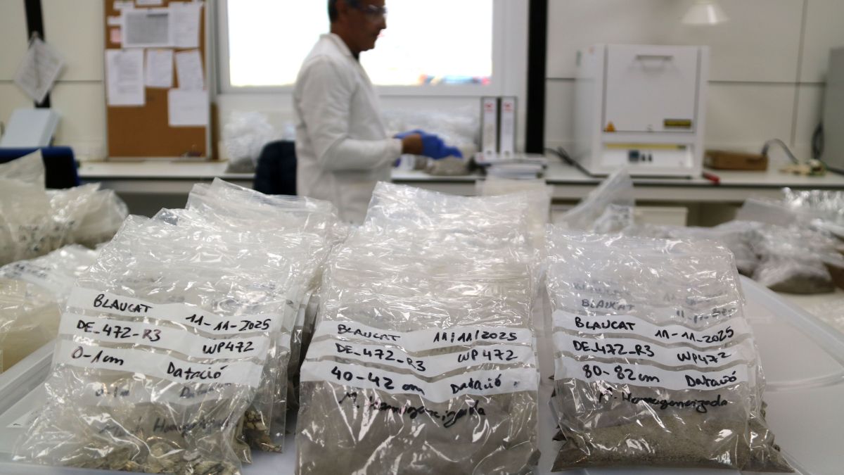 Mostres de sediments als laboratoris d'Eurecat a Amposta