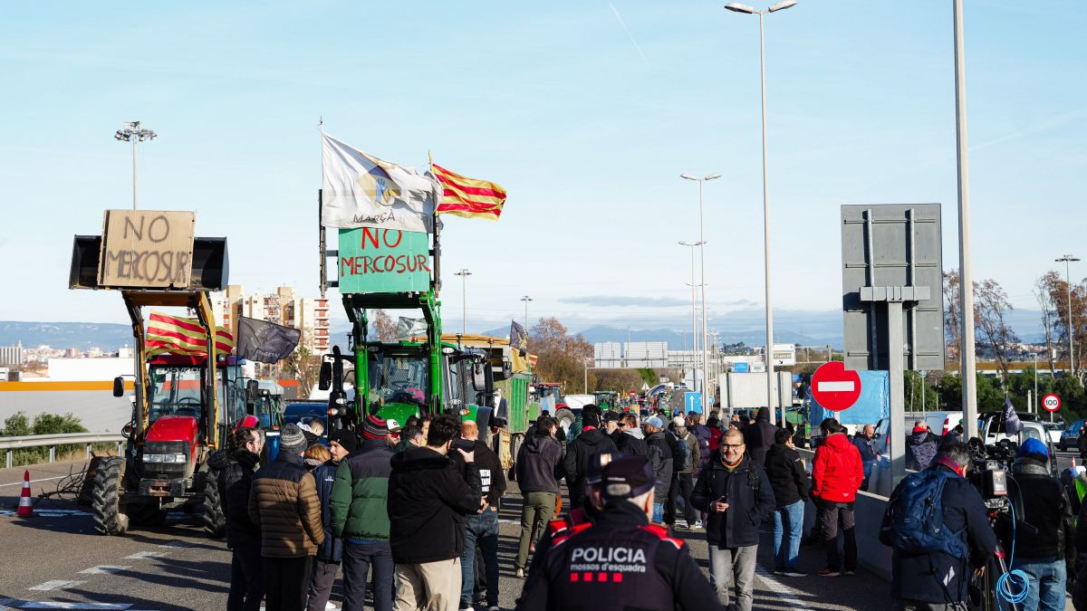 Bloqueig a l’accés del Port de Tarragona per la protesta de Revolta Pagesa 3