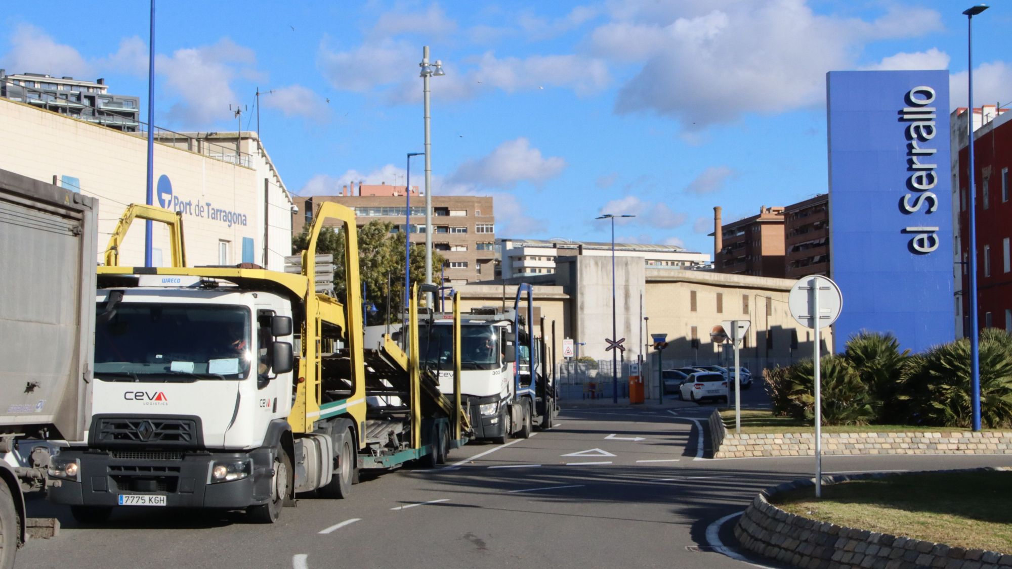 L'accés del Serrallo al port de Tarragona registra un increment de camions pel tall dels pagesos a l'accés principal
