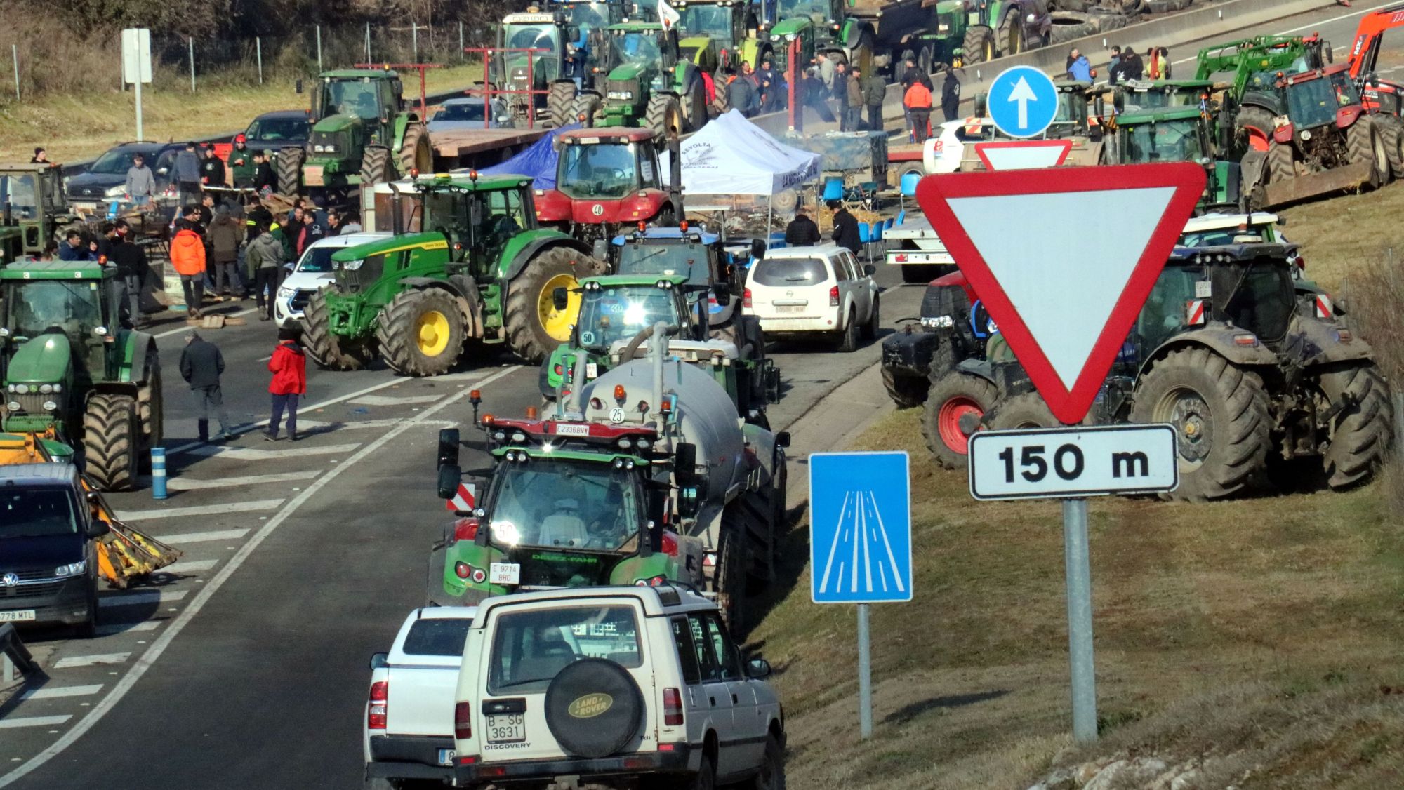 La protesta dels pagesos a la C 16 1