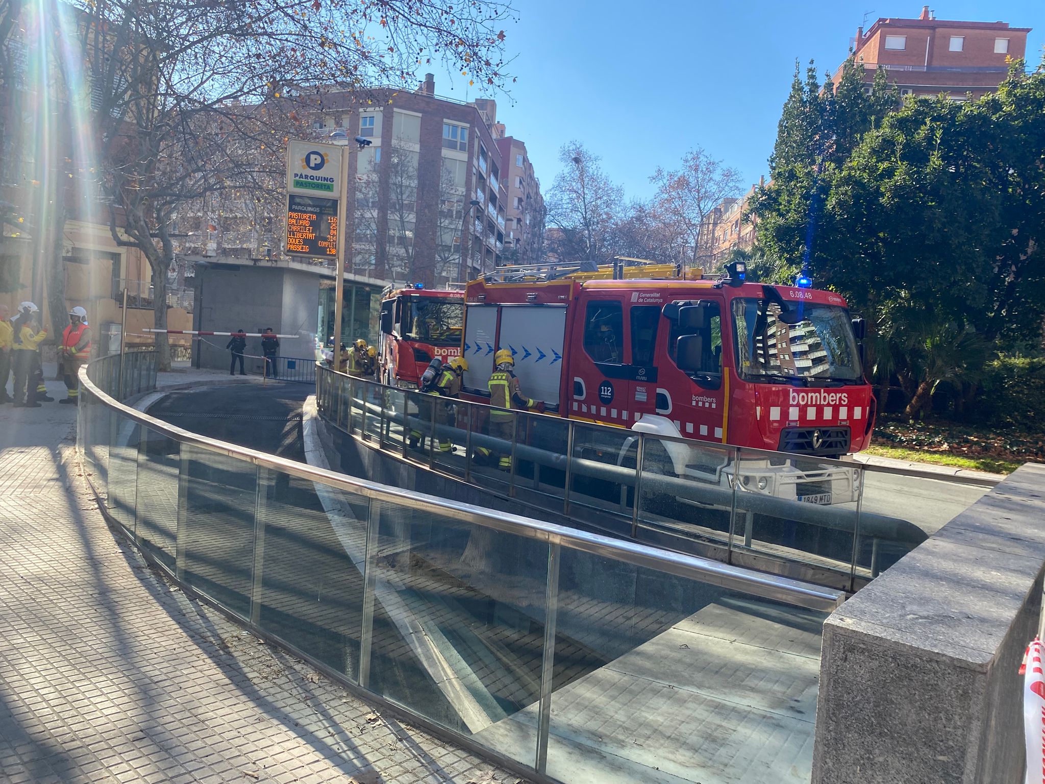 Incendi al pàrquing de la Pastoreta de Reus | FOTO: Ivan Compte