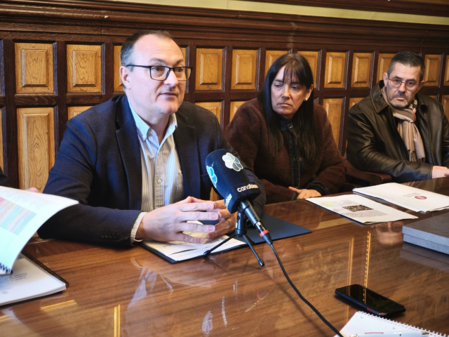 Juan Luis Ruiz en la presentació de modificació del Pla General per avançar la integració de Mas Roquer a Vilanova i la Geltrú