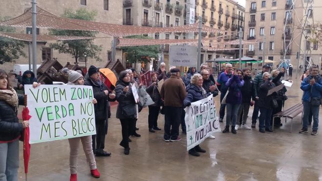 Protesta dels veïns de Barcelona per l'illa Citroën