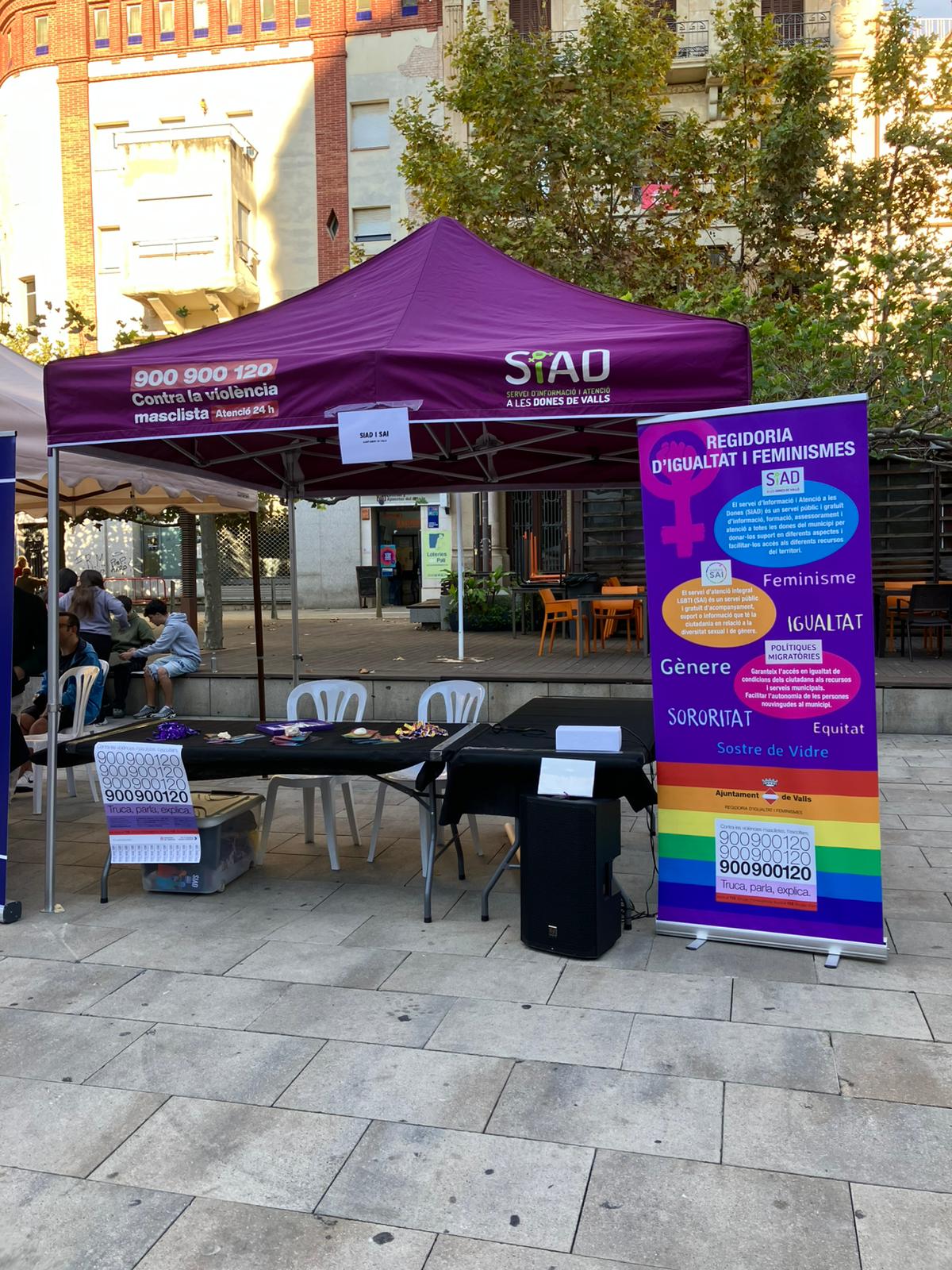 Valls implanta un Punt Lila i Irisat per prevenir violències masclistes i LGBTI fòbiques durant la Calçotada 1