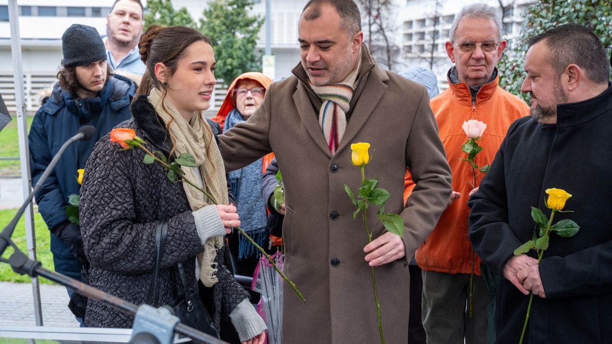 Terrassa inaugura els Jardins d’Eva Abad en memòria de la doctora víctima de violència masclista (2)
