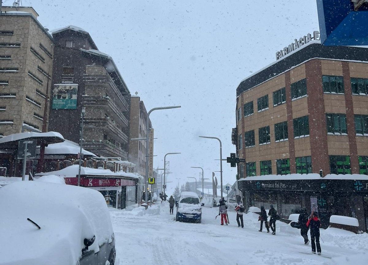 Una imatge del Pas de la Casa nevat | FOTO: ANA