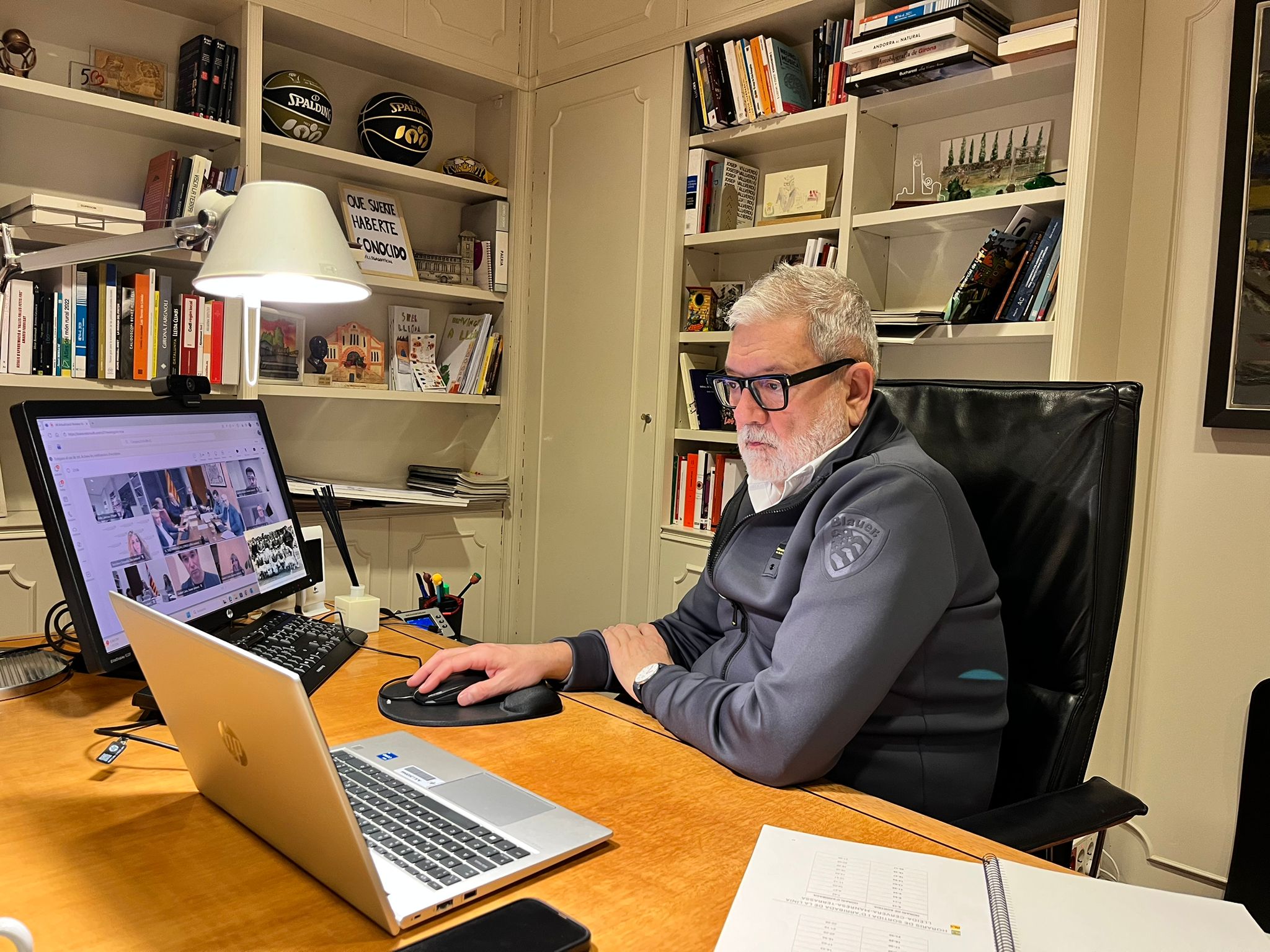 L'alcalde, Fèlix Larrosa, durant la reunió amb la Conselleria de Presidència de la Generalitat