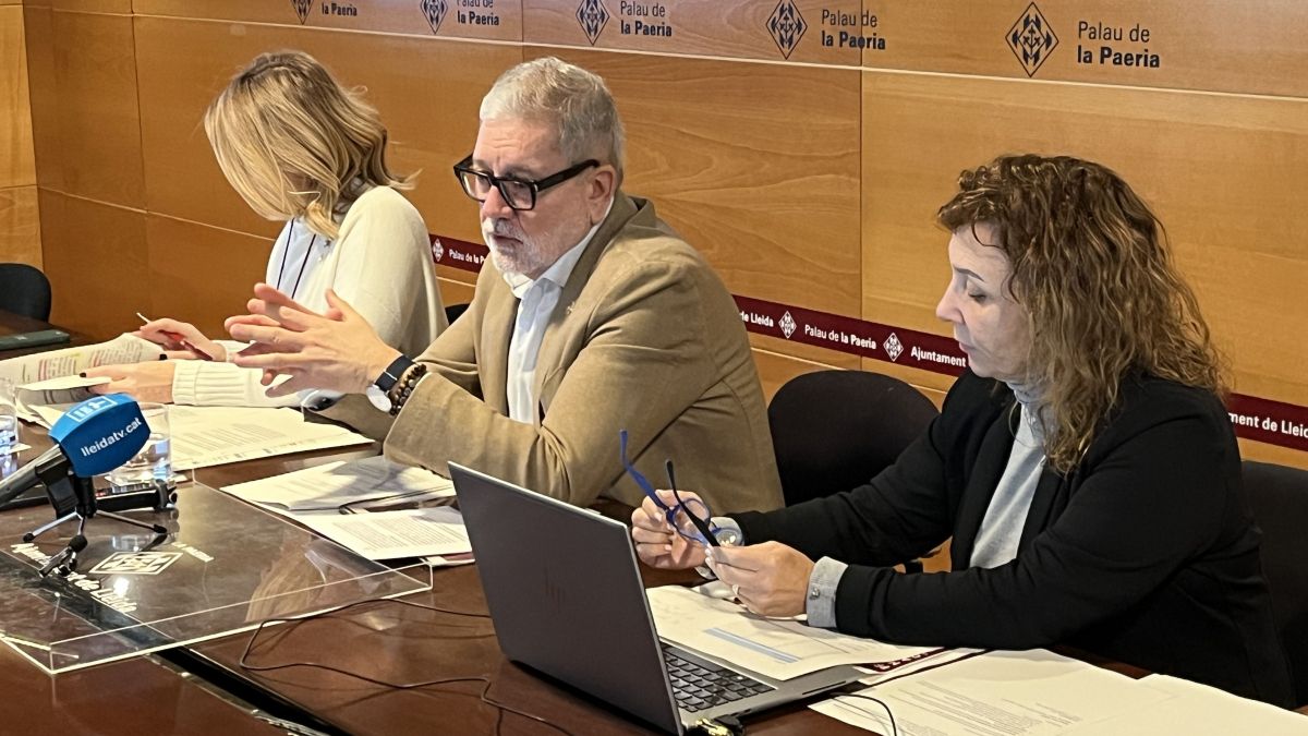 L'alcalde ha explicat el projecte per actuar en aquestes quatre illes al Centre Històric