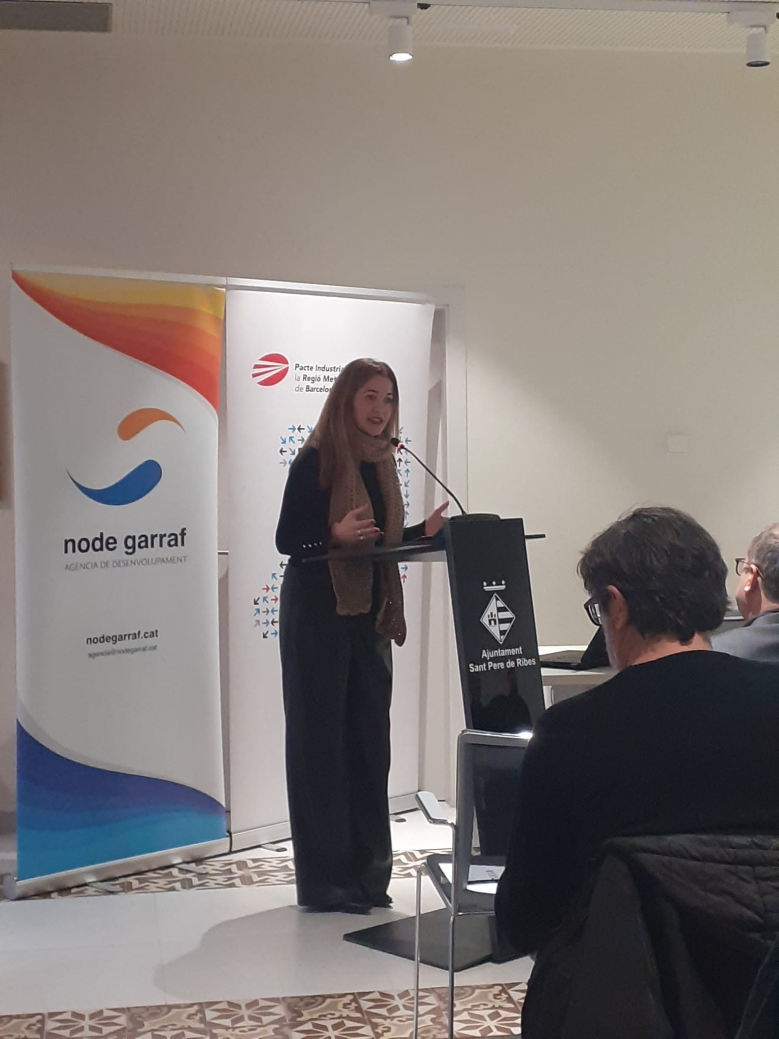 Ana Herrera, alcaldessa de Sant Pere de Ribes, en un acte sobre els polígons industrials de Catalunya
