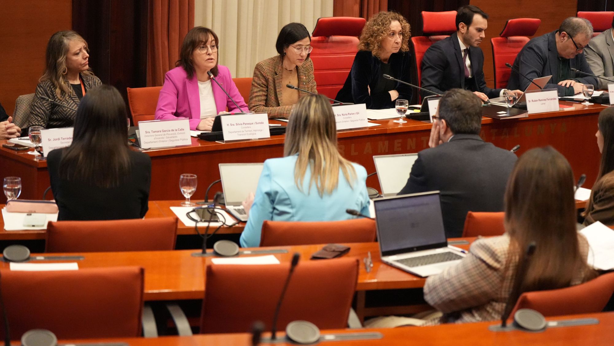 La consellera de Territori, Sílvia Paneque, i la consellera d'Interior, Núria Parlon, compareixen al Parlament per l'accident ferroviari de Gelida
