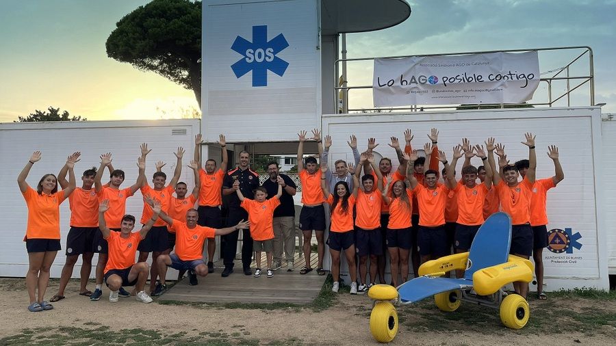 L'Alan amb l'alcalde, el cap Protecció Civil i Socorristes 3