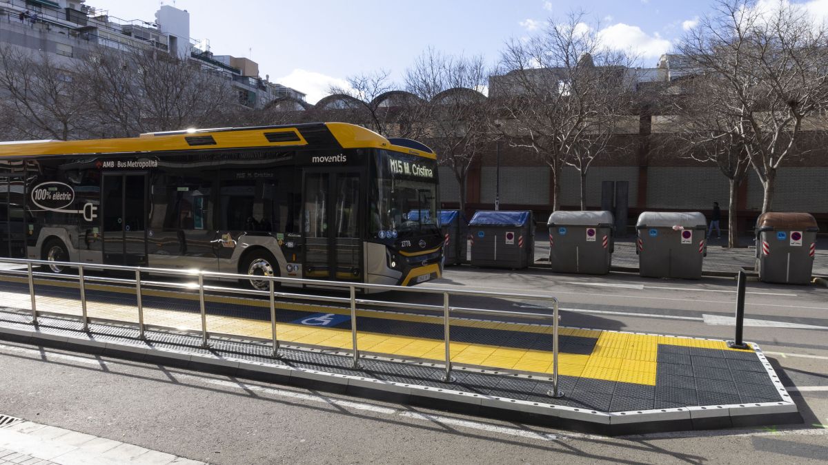 Nova línia de bus metropolità M15 entre Cornellà, l'Hospitalet i la Diagonal de Barcelona 1