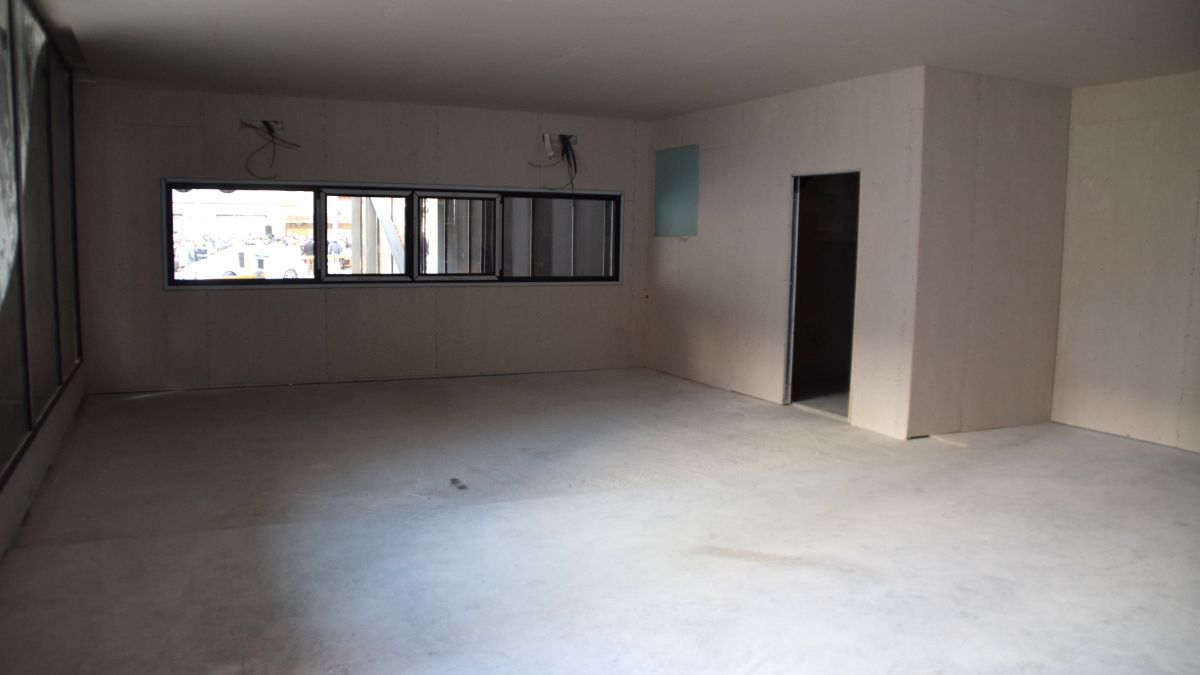 Un dels interiors dels locals que hi ha a la plaça de l'església d'Escaldes Engordany