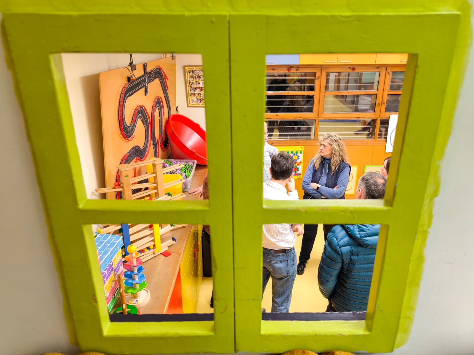 Violant Cervera a la Ludoteca Arenys de Segre, abans del seu tancament (JuntsXCat Paeria).