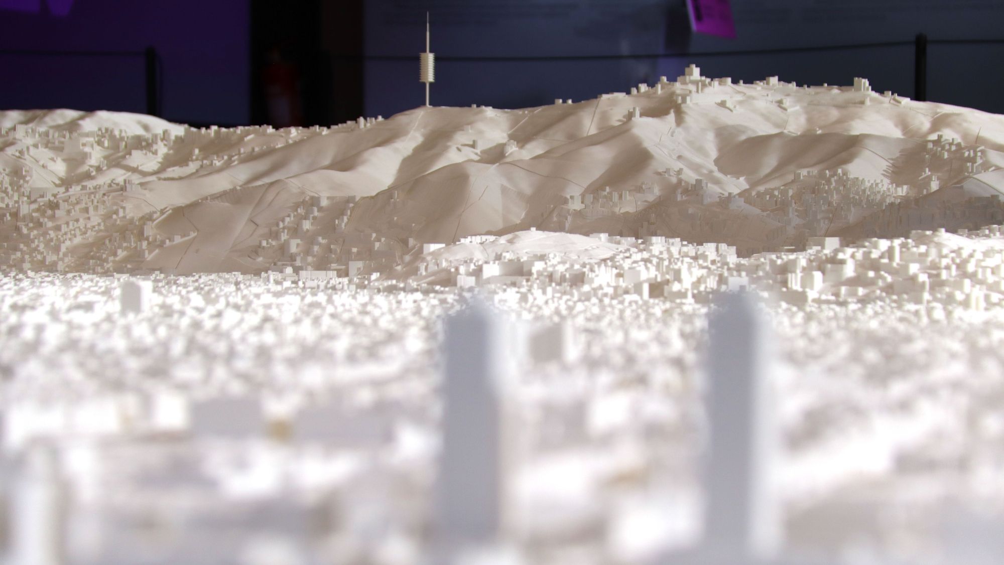 Barcelona estrena una macromaqueta interactiva per “llegir” el futur del Pla 2026 2035 1