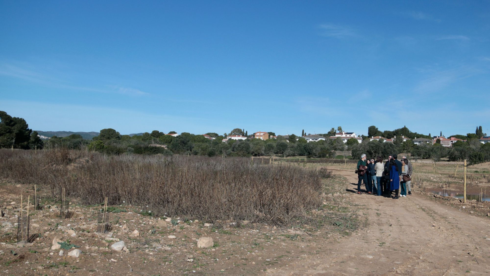 La consellera de Territori, Sílvia Paneque, en una visita a la zona de les Madrigueres del Vendrell