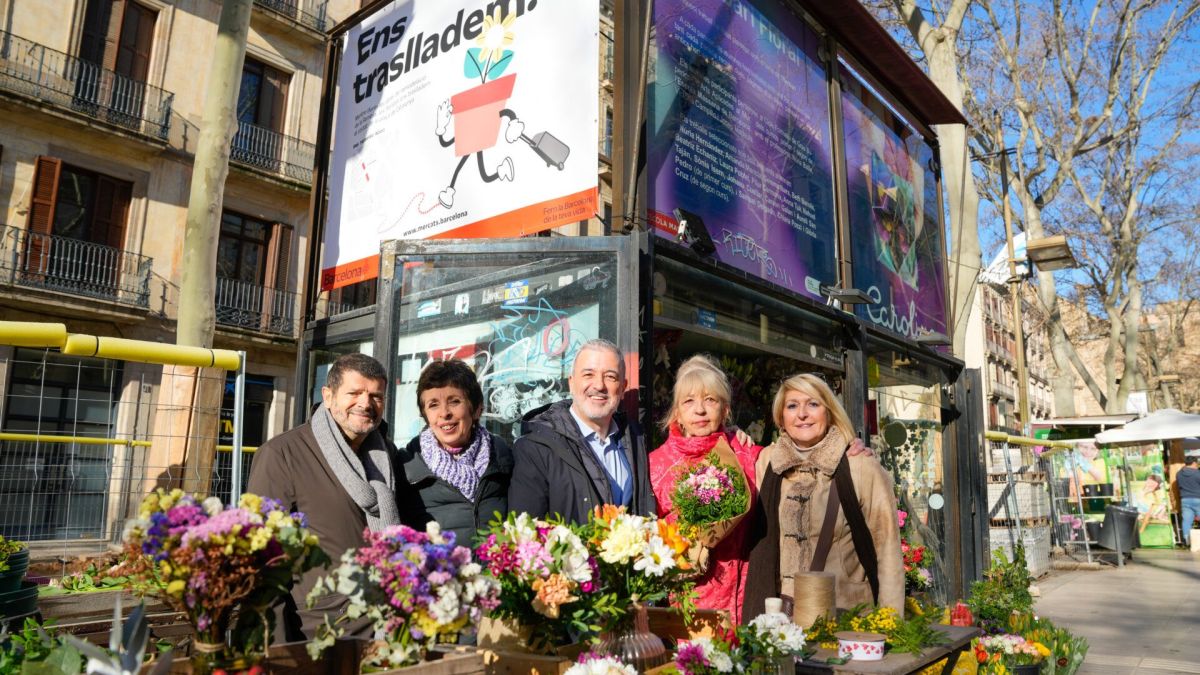 Jaume Collboni visita les parades de flors de la Rambla en l’últim Sant Valentí abans del trasllat a plaça de Catalunya