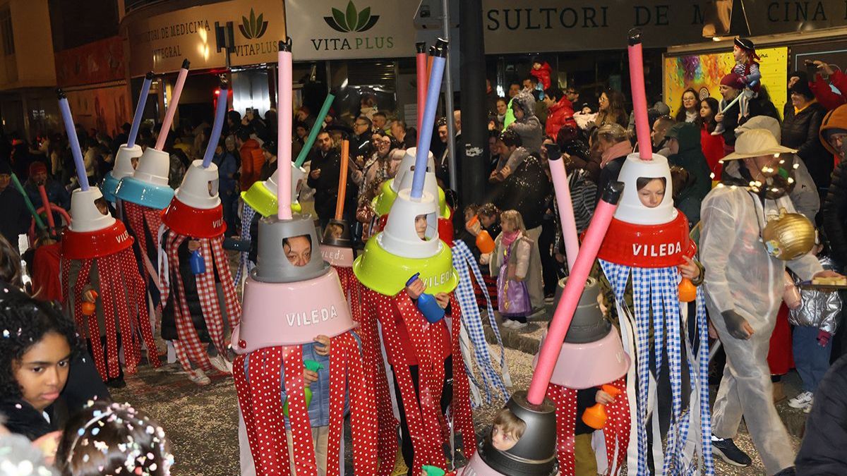 Disfresses insirades en fregones al Carnaval de Sant Julià de Lòria