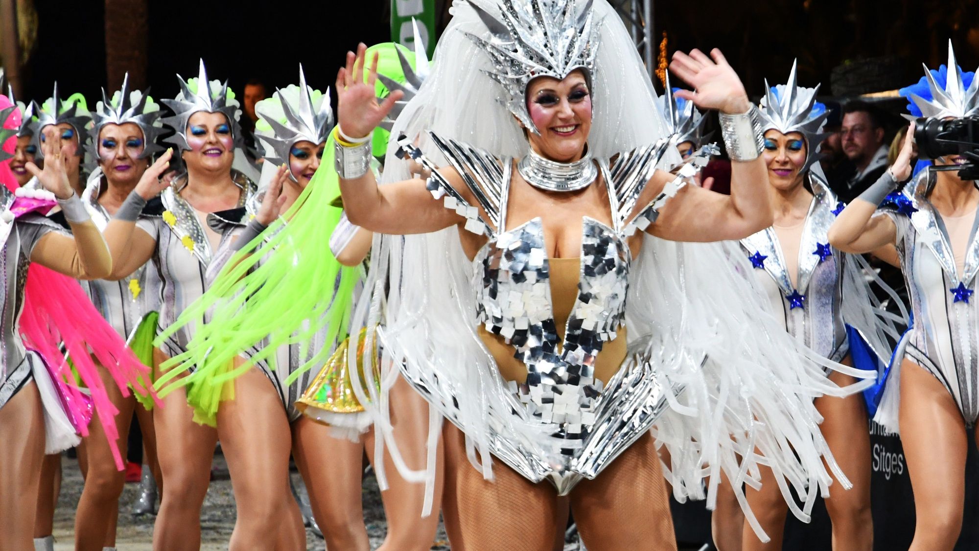 La Rua de la Disbauxa lidera el Carnaval de Sitges amb una participació rècord 1