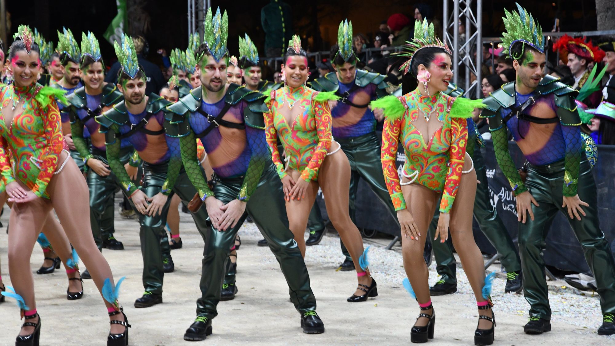 La Rua de la Disbauxa lidera el Carnaval de Sitges amb una participació rècord 2