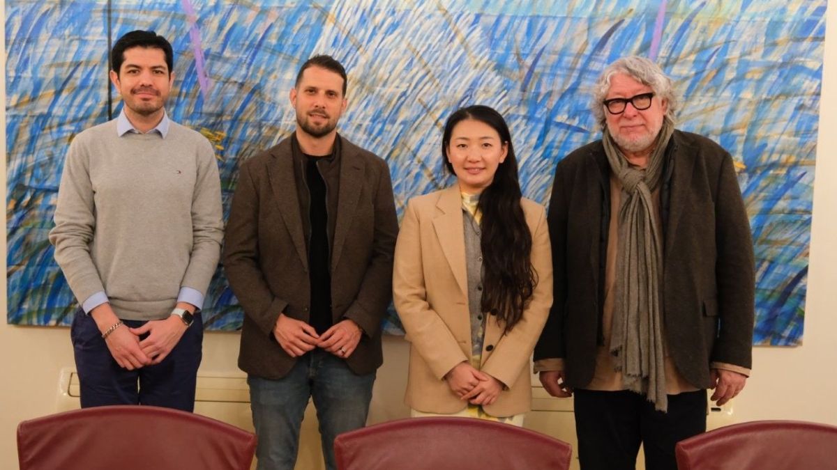 La delegació de Chery visita l'ajuntament de Cornellà 1