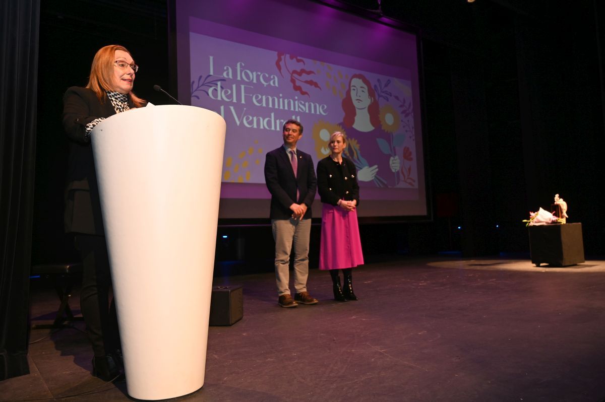 Helena Arribas rep el Premi Teresina Martorell del Vendrell pel seu compromís amb l’educació i la igualtat (2)