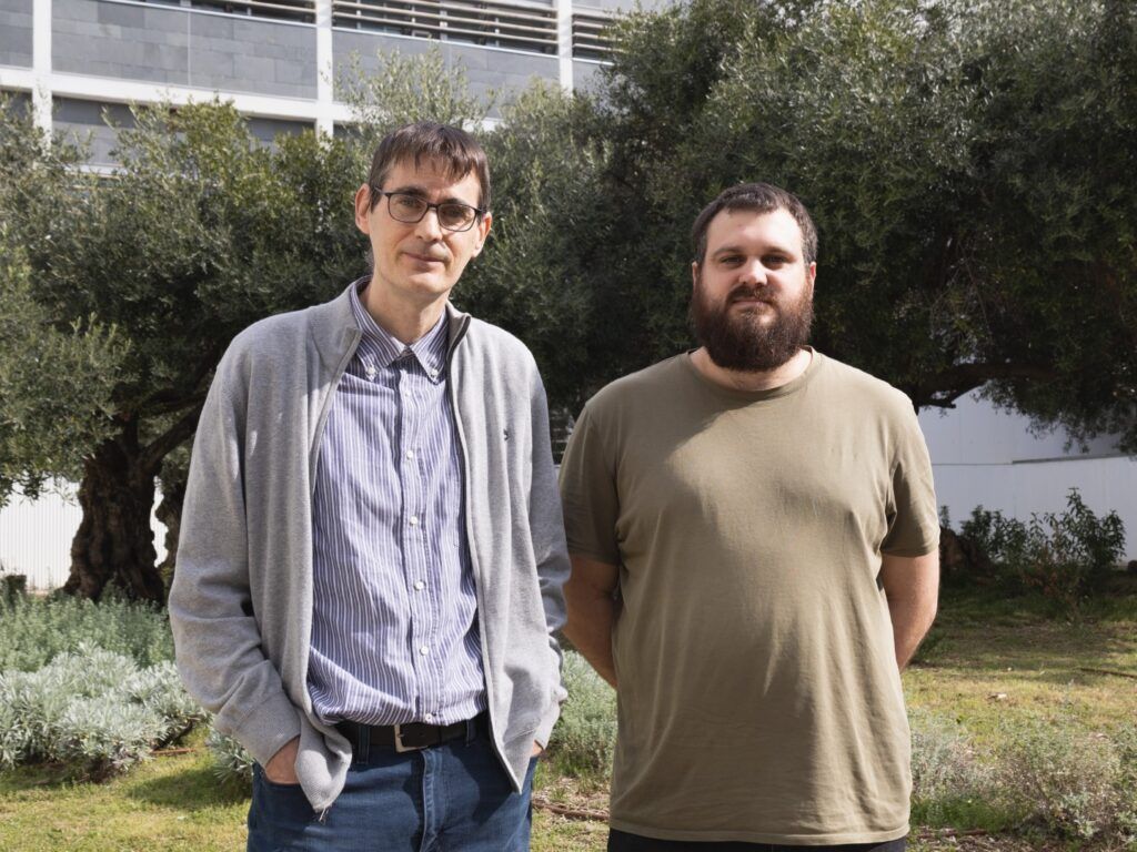 Santiago Garcia Vallvé i Aleix Gimeno, investigadors del Departament de Bioquímica i Biotecnologia de la URV
