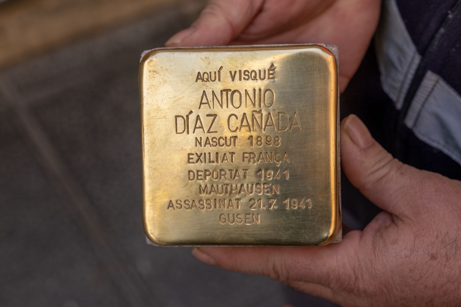Tarragona instal·la una nova llamborda del projecte Stolpersteine a la Baixada de Misericòrdia 1