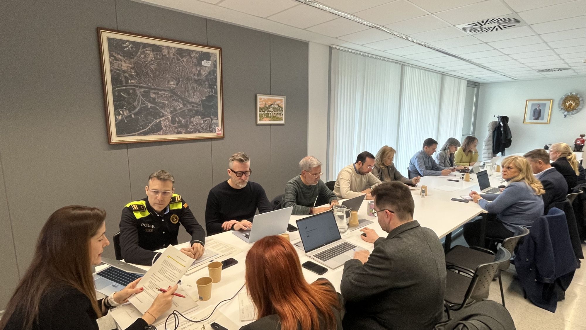 La tinenta d'alcalde Cristina Morón ha presidit la reunió de la Comissió informativa de seguretat, mobilitat, civisme i convivència