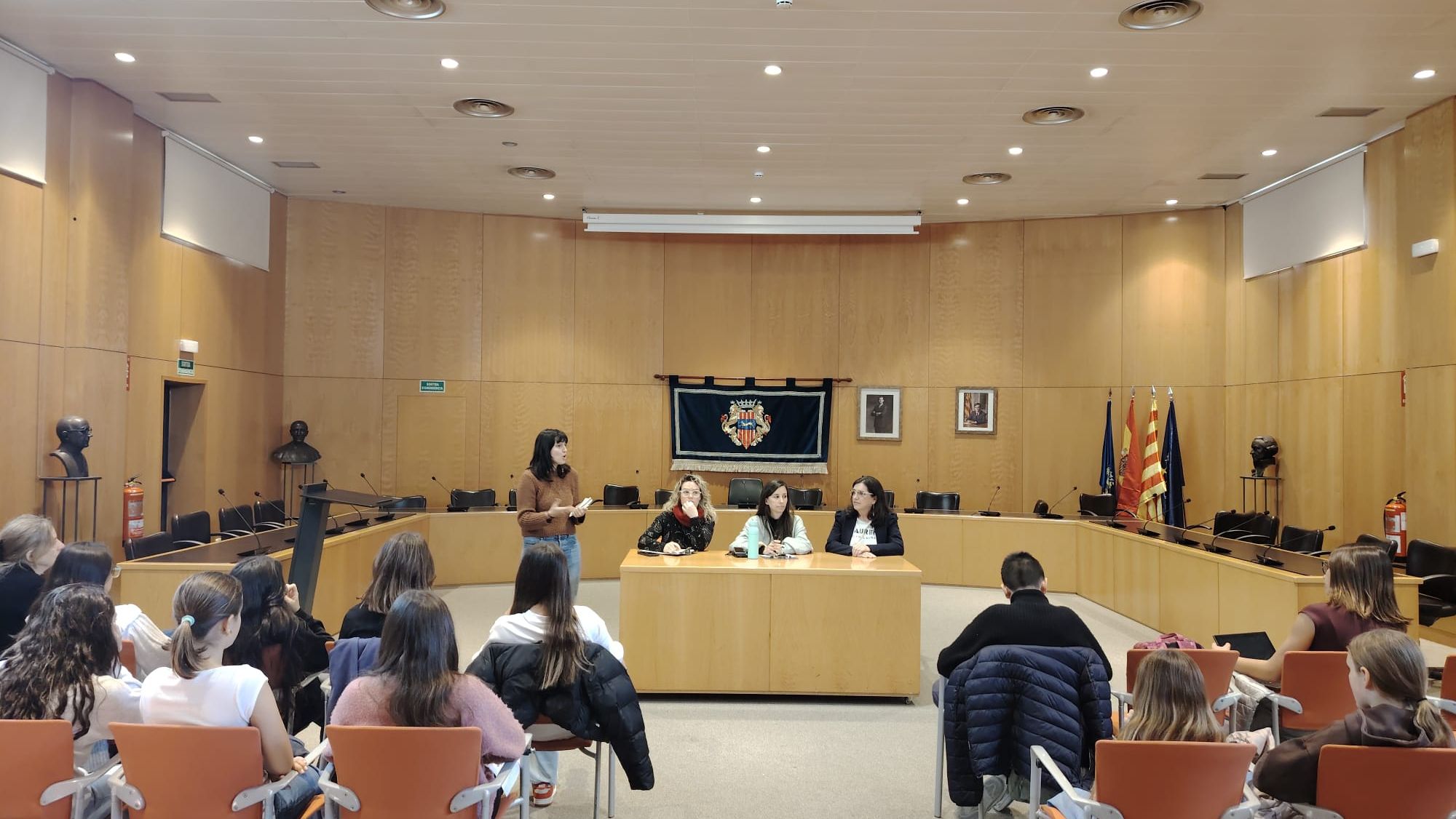 Alumnes de Cambrils debaten sobre mesures climàtiques amb experts municipals 3