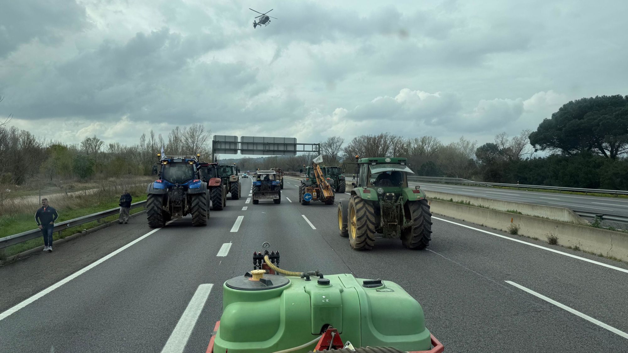 Tractors tallant l'AP 7