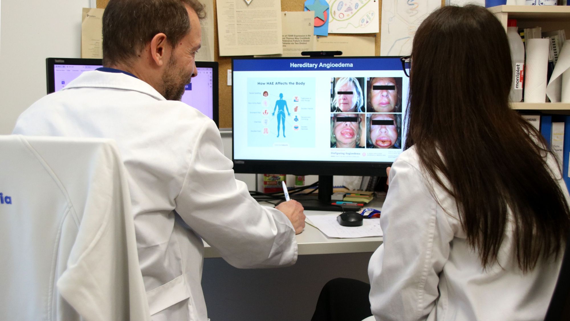 El doctor Roger Colobran, cap del grup d’Immunologia Translacional del VHIR, fent anàlisi de les dades de l'estudi