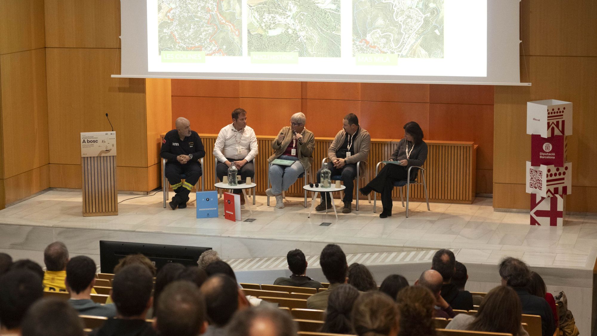 Les jornades 'A bosc' han reunit representants del món local, personal tècnic, especialistes i agents del sector forestal