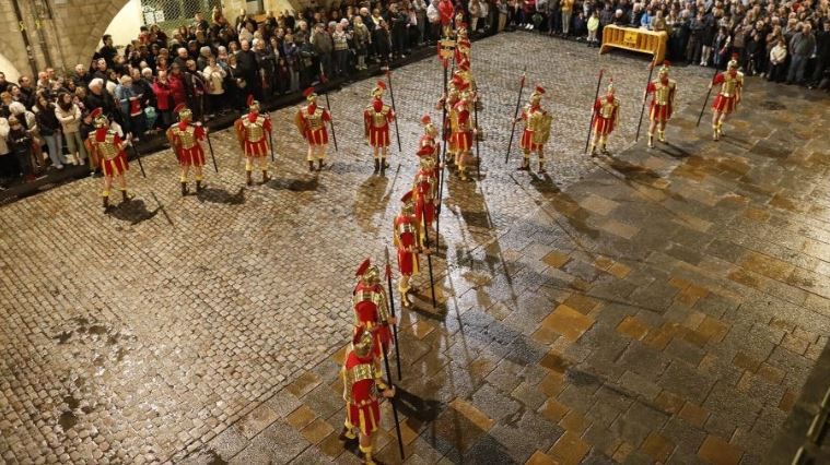 Entrega del penó   Manaies de Girona