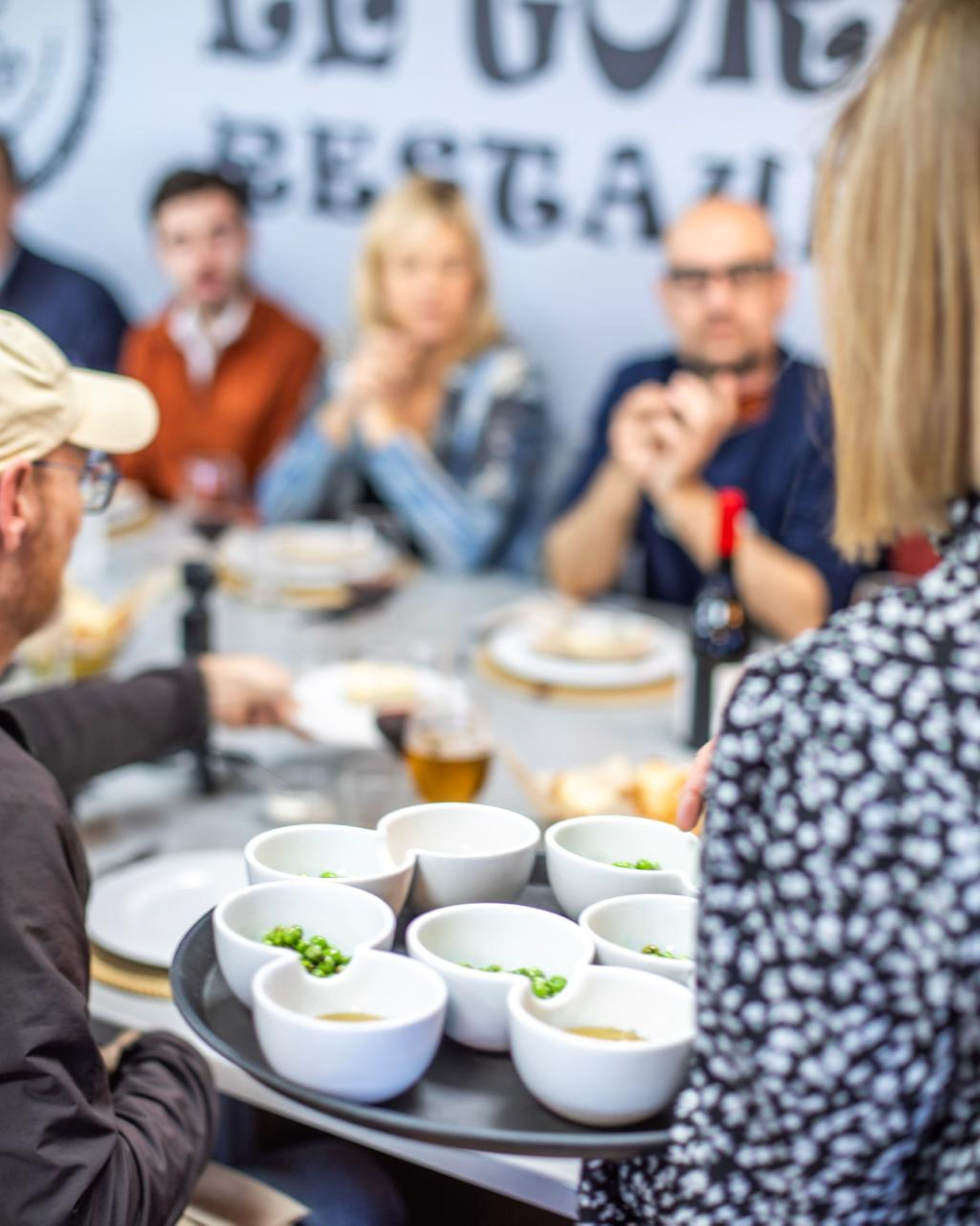 Visita de periodistes i creadors de contingut gastronòmic al Mercat Central de Tarragona per donar a conèixer el Romesco º