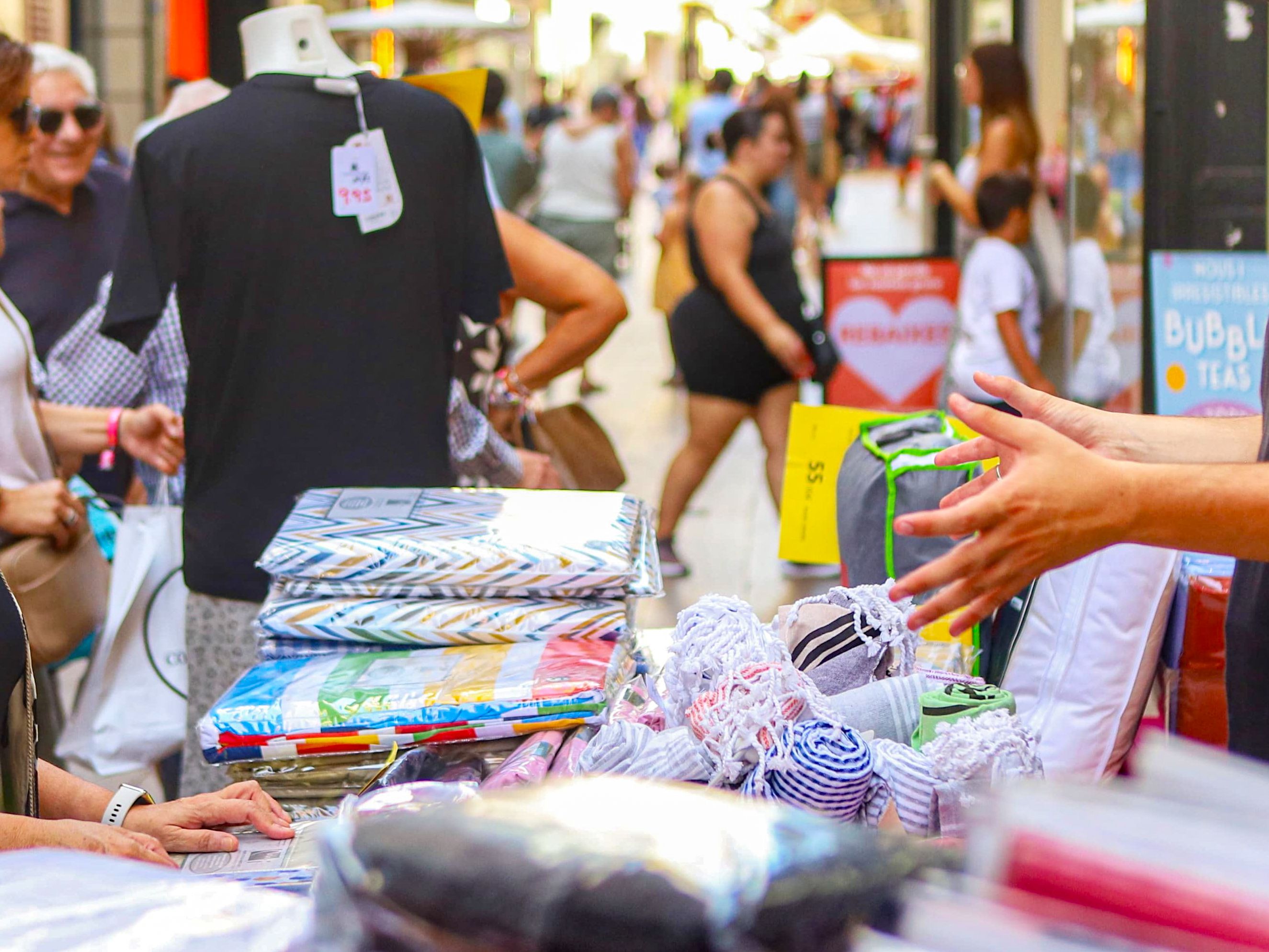 Mercado de las Rebajas en el Eje Comercial (JuntsxCat Paeria)
