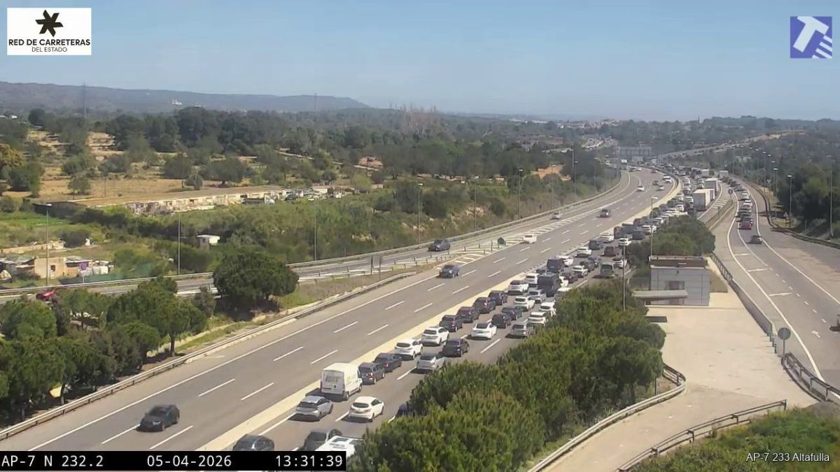 Retencions a l'AP 7 a la Riera de Gaià per un accident durant la tornada de Setmana Santa