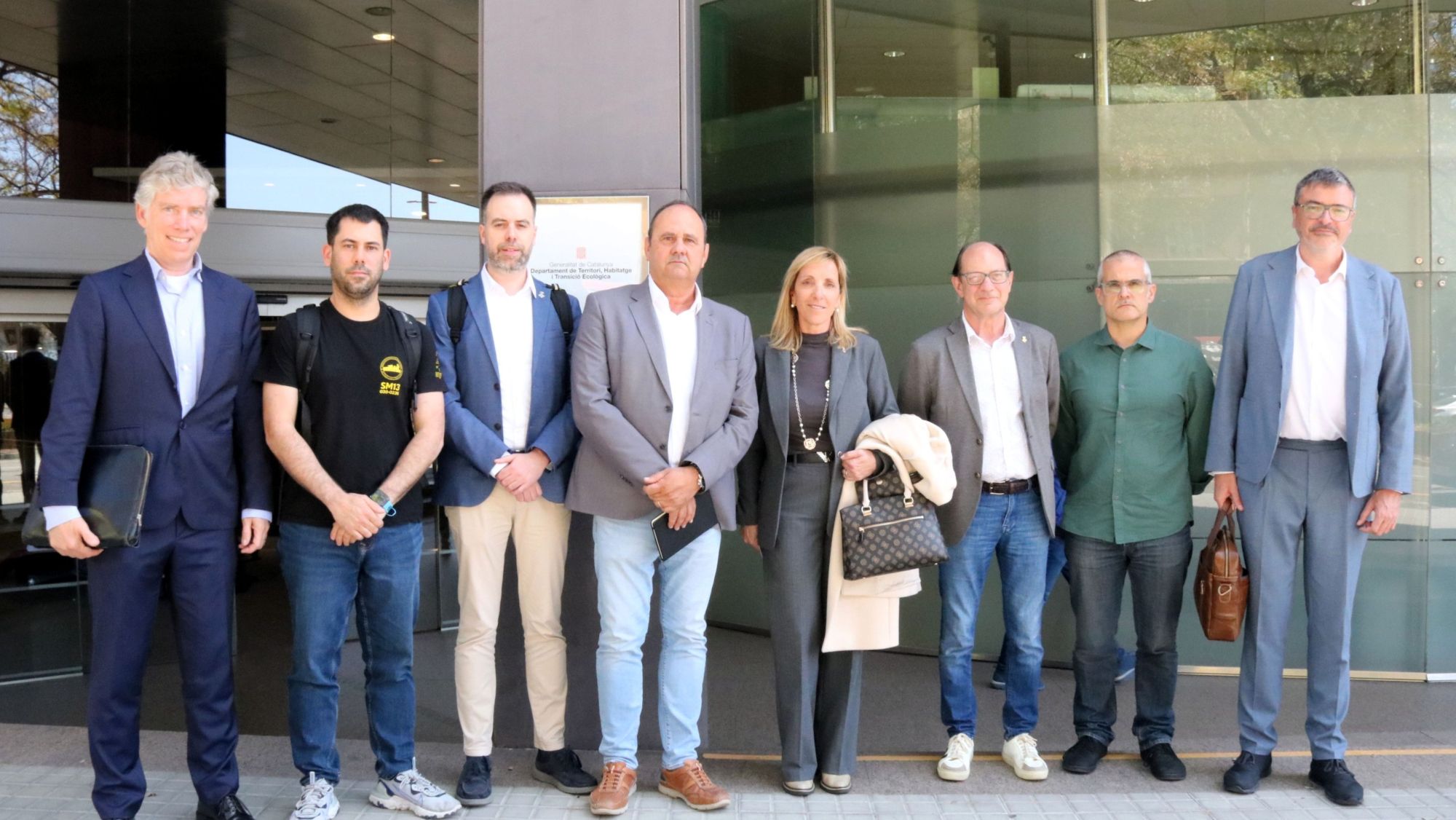 Alguns dels alcaldes de les comarques per on passa l'R13 després de reunir se amb el secretari de Mobilitat de la Generalitat, Manel Nadal, per abordar canvis en les freqüències de la línia i altres aspectes