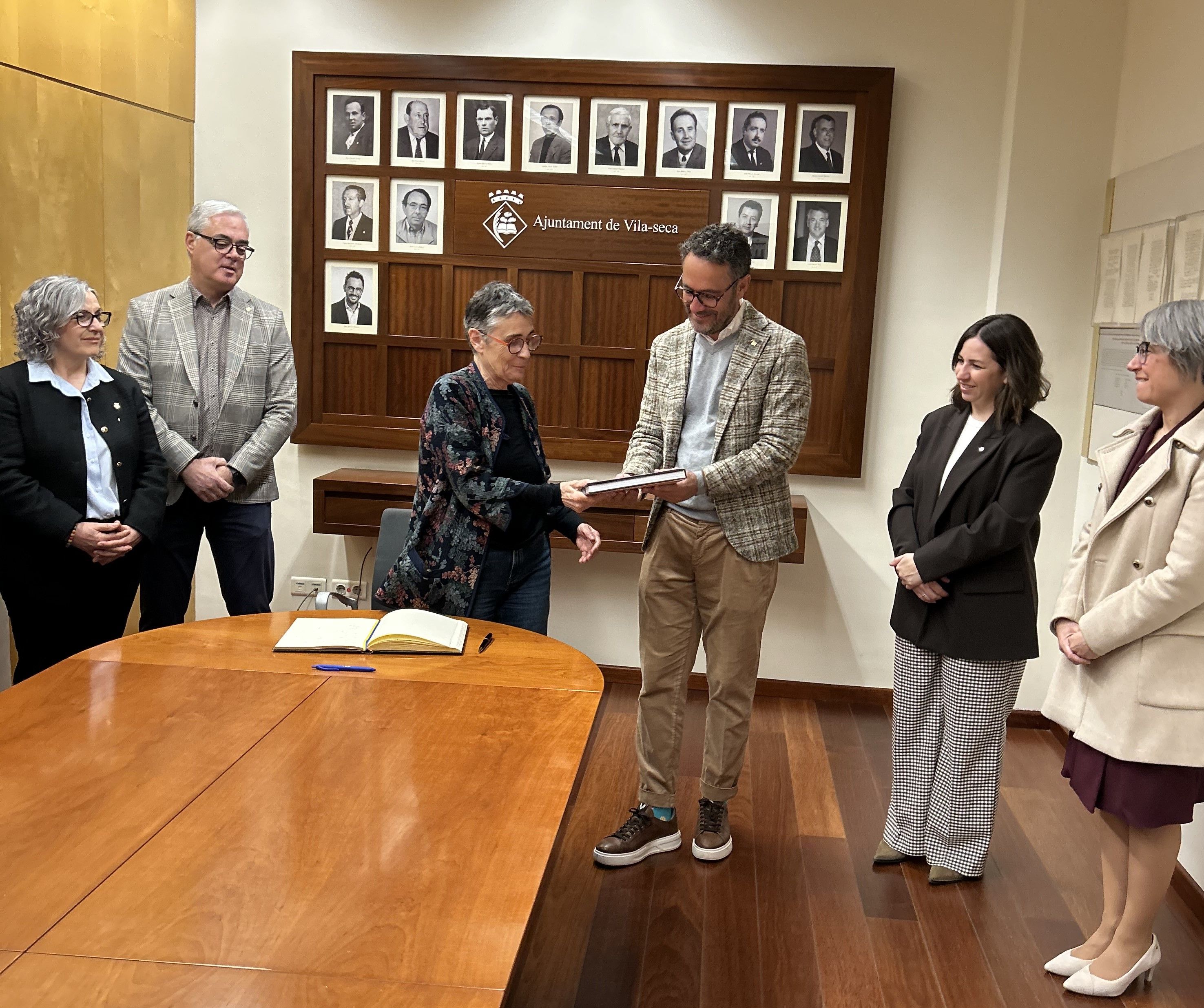 Vila seca rep la consellera de Salut per abordar el model d’atenció al pacient crític 1