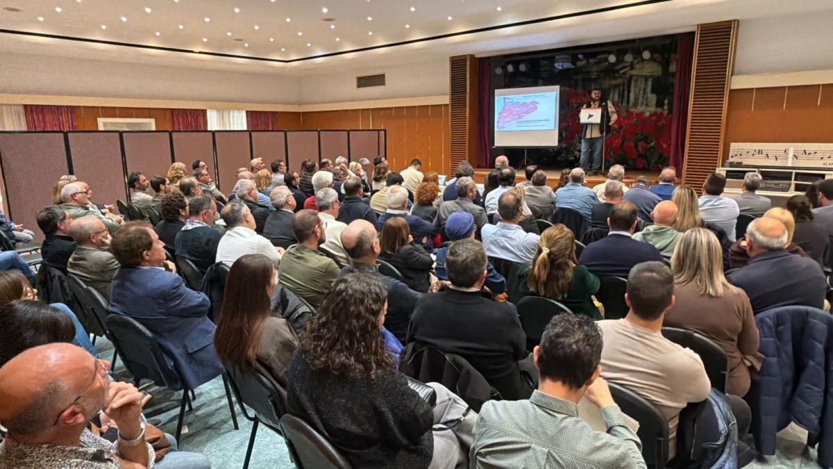 Un centenar d’alcaldes reclamen un finançament més just per als municipis fora de l’AMB 2