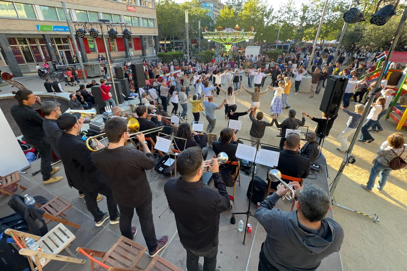Sardanes durant la diada de Sant Jordi de Vilafranca del Penedès