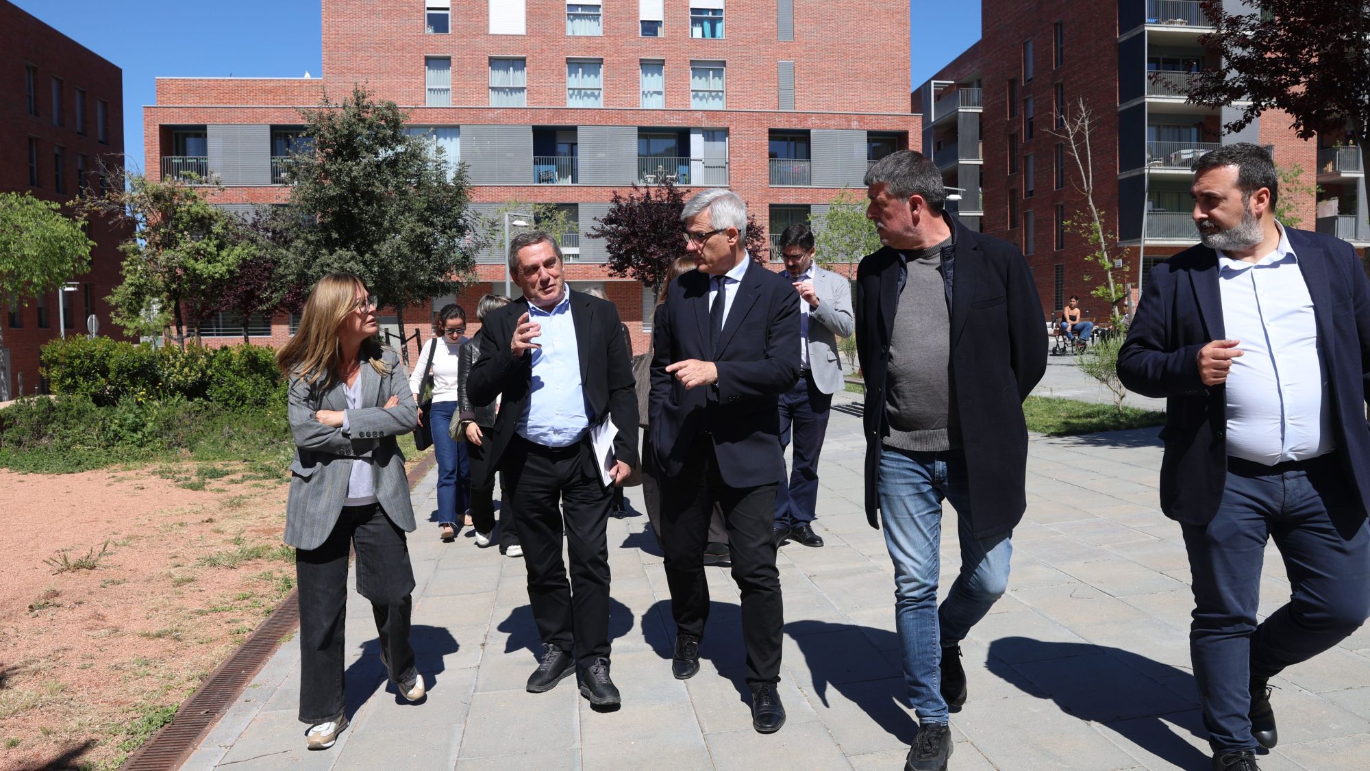 Autoritats visiten Molins de Rei les promocions de lloguer assequible a Les Guardioles 3