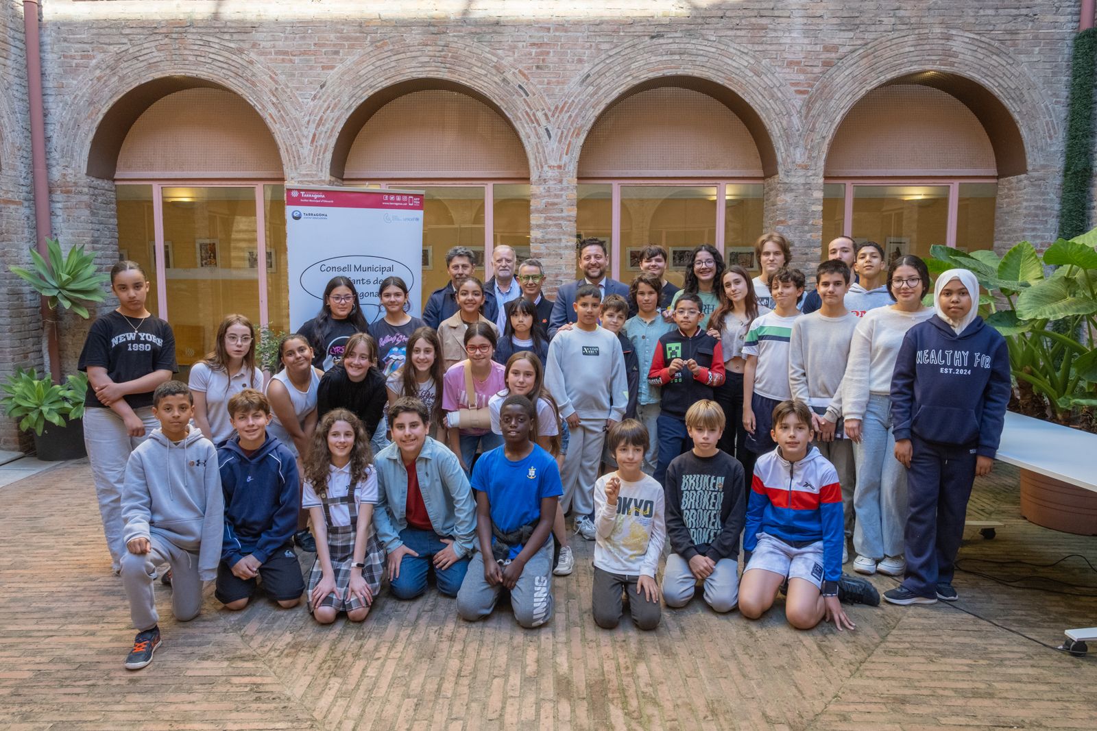 El alcalde de Tarragona se reúne con el Consejo Municipal de Niños y Adolescentes | FOTO: Joan Carles Borrachero / Ayuntamiento de Tarragona